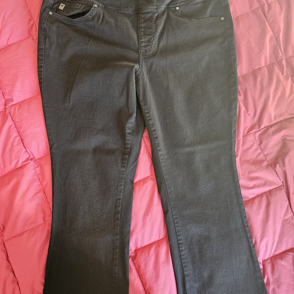 Belle by Kim Gravel Cropped Ankle Bootcut Black Jeans
